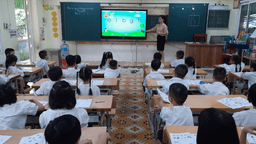 Giáo viên khối 1 trường TH Ngọc Hà tự bồi dưỡng chuyên môn thông qua tiết chuyên đề môn Tiếng Việt